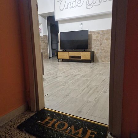 Underground Home Vicino Metropolitana Comasina Cormano Luaran gambar