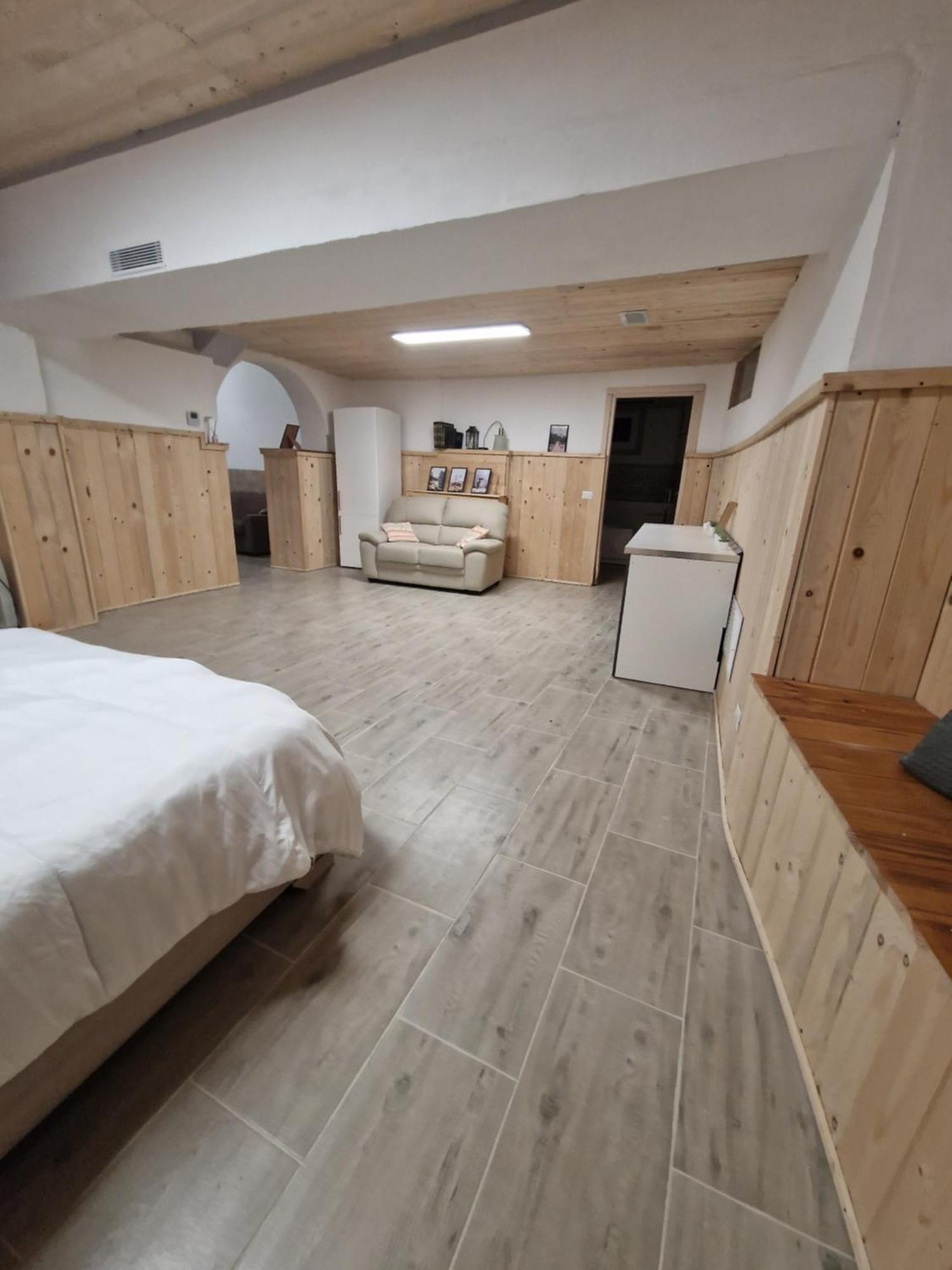 Underground Home Vicino Metropolitana Comasina Cormano Luaran gambar