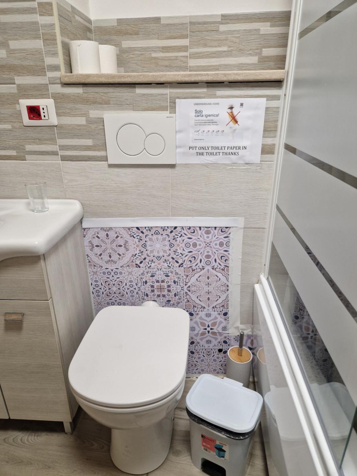 Underground Home Vicino Metropolitana Comasina Cormano Luaran gambar