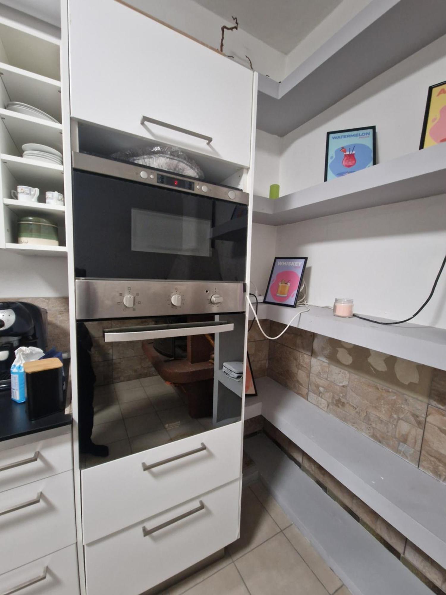 Underground Home Vicino Metropolitana Comasina Cormano Luaran gambar