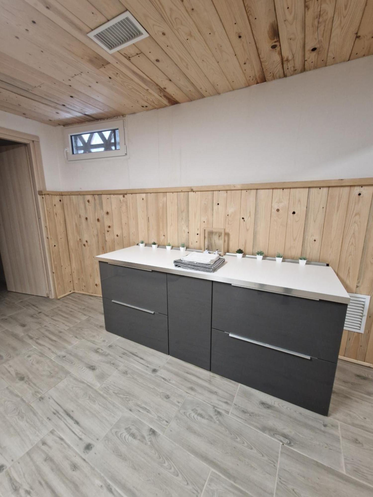 Underground Home Vicino Metropolitana Comasina Cormano Luaran gambar